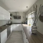 Cityscape Retreat - And Modern