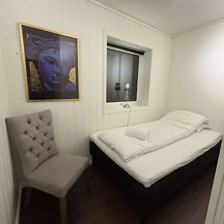 Cityscape Retreat - And Modern 特罗姆瑟